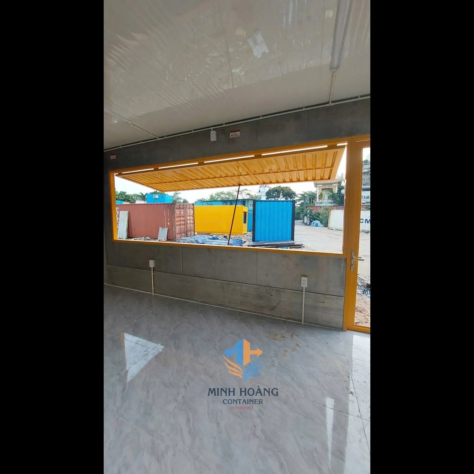 Container Cafe 20 Feet Vàng Dạng Cửa Kính Mẫu 1